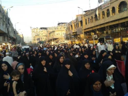 برگزاری موکب امام رضا در روز شهادت امام باقر علیه السلام در کاظمین

به مناسبت شهادت حضرت امام باقر علیهما السلام زائرین ایرانی امامین جوادین(ع) در قالب موکب امام رضا در کاظمین عزاداری کردند. 7
