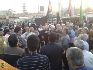 برگزاری موکب امام رضا در روز شهادت امام باقر علیه السلام در کاظمین

به مناسبت شهادت حضرت امام باقر علیهما السلام زائرین ایرانی امامین جوادین(ع) در قالب موکب امام رضا در کاظمین عزاداری کردند. 8