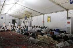 درک اسرار عرفات در شب نهم ذیحجه ؛ زائران بیت الله الحرام شب عرفه را با مناجات و دعا به صبح رساندند 15