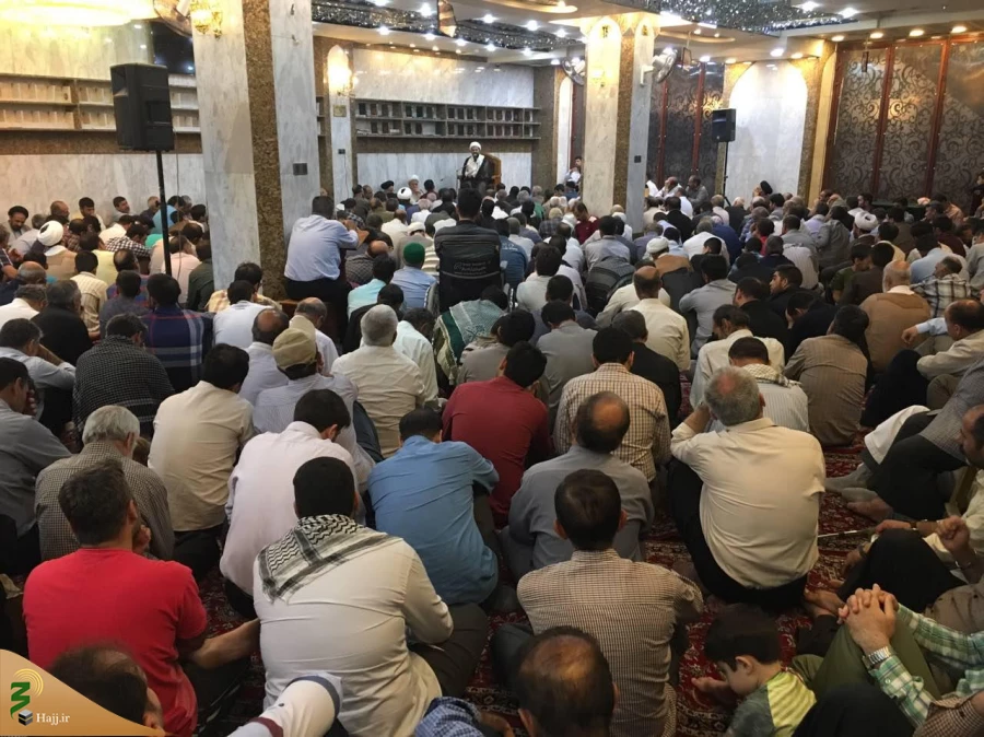 اسماعیل پسر حِزْقیل به دنیا بر مى گردد

قوم اسماعیل در حالی که او زنده بود پوست صورتش را کندند و خداوند عذاب خود را بر این قوم نازل کرد اما جناب اسماعیل از خداوند درخواست کرد مثل سیدالشهدا در زمان رجعت برگردد. 2