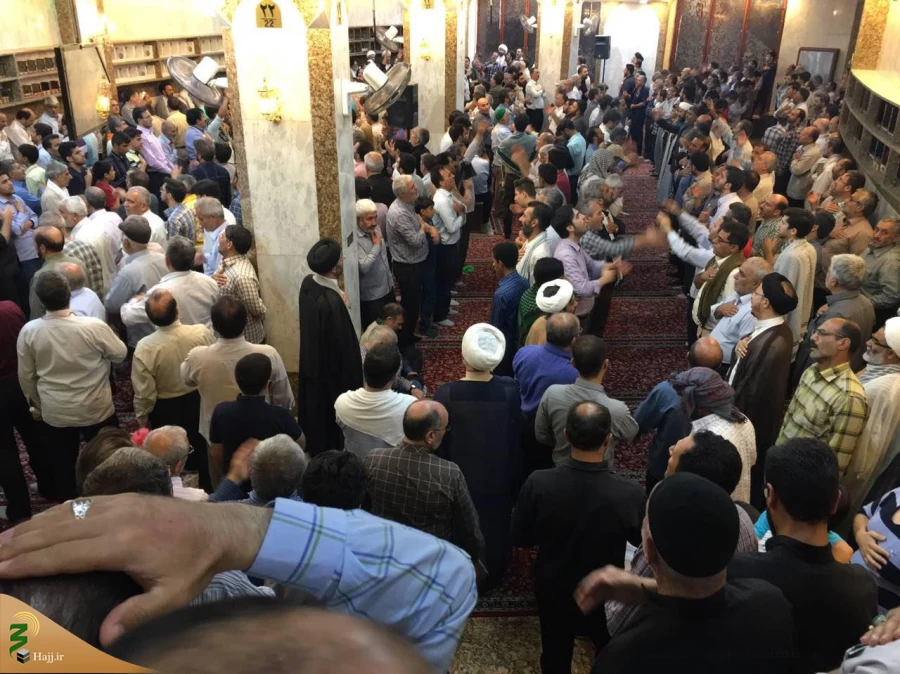 اسماعیل پسر حِزْقیل به دنیا بر مى گردد

قوم اسماعیل در حالی که او زنده بود پوست صورتش را کندند و خداوند عذاب خود را بر این قوم نازل کرد اما جناب اسماعیل از خداوند درخواست کرد مثل سیدالشهدا در زمان رجعت برگردد. 3