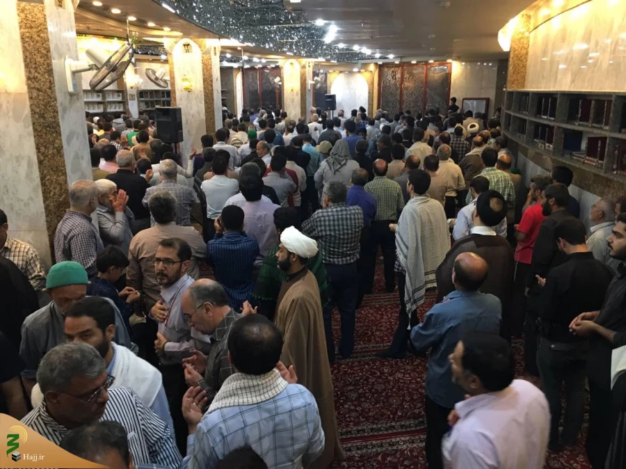 اسماعیل پسر حِزْقیل به دنیا بر مى گردد

قوم اسماعیل در حالی که او زنده بود پوست صورتش را کندند و خداوند عذاب خود را بر این قوم نازل کرد اما جناب اسماعیل از خداوند درخواست کرد مثل سیدالشهدا در زمان رجعت برگردد. 4