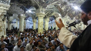عزاداری به مناسبت شهادت حضرت امام باقر علیه السلام در حرم امیرالمومنین از سوی بعثه مقام معظم رهبری در نجف اشرف 

همزمان با هفتم ذی الحجه مجلس عزای امام باقر علیه السلام در صحن حضرت زهرا سلام الله علیها با شرکت گسترده و پر شور زائران علوی وبا حضور حجت ال