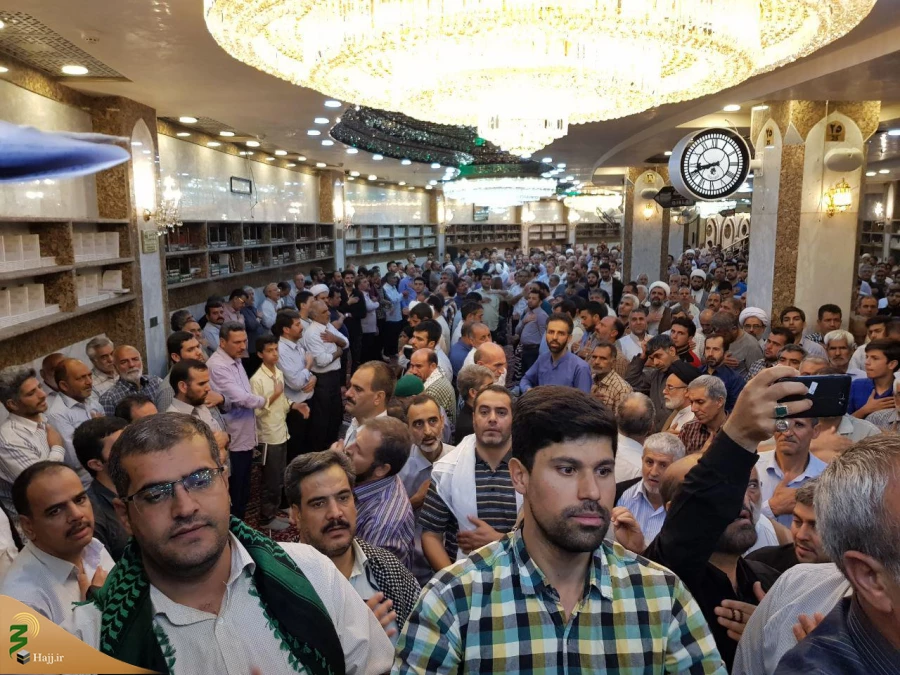 دعای شب عرفه زائران ایرانی درسرداب علقمی  

دعای پر فضیلت شب عرفه با حضور زائران ایرانی حرم مطهر حضرت سیدالشهدا (ع) با شور و شکوه خاصی در سرداب حرم حضرت عباس(ع) خوانده شد. 2
