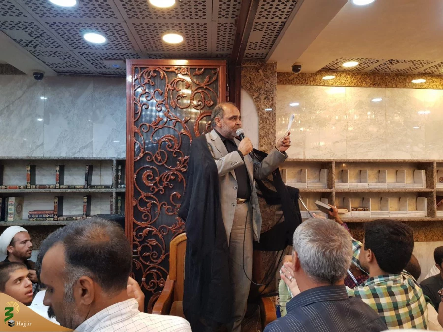 دعای شب عرفه زائران ایرانی درسرداب علقمی  

دعای پر فضیلت شب عرفه با حضور زائران ایرانی حرم مطهر حضرت سیدالشهدا (ع) با شور و شکوه خاصی در سرداب حرم حضرت عباس(ع) خوانده شد. 5