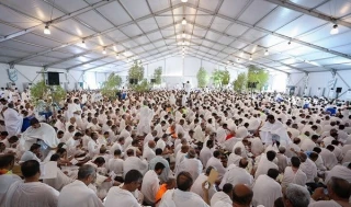 مراسم دعاء عرفة على صعيد عرفات