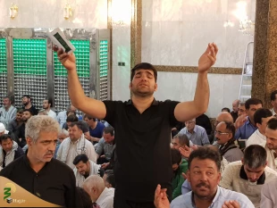 برگزاری دعای پرفیض عرفه در سرداب حرم حضرت عباس(ع)

دعای عرفه امام حسین علیه السلام با حضور جمع کثیری از زائران و نماینده بعثه مقام معظم رهبری در سرداب حرم حضرت عباس(ع)برگزار شد. 4