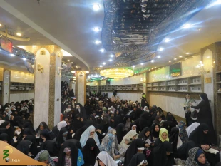 برگزاری دعای پرفیض عرفه در سرداب حرم حضرت عباس(ع)

دعای عرفه امام حسین علیه السلام با حضور جمع کثیری از زائران و نماینده بعثه مقام معظم رهبری در سرداب حرم حضرت عباس(ع)برگزار شد. 9