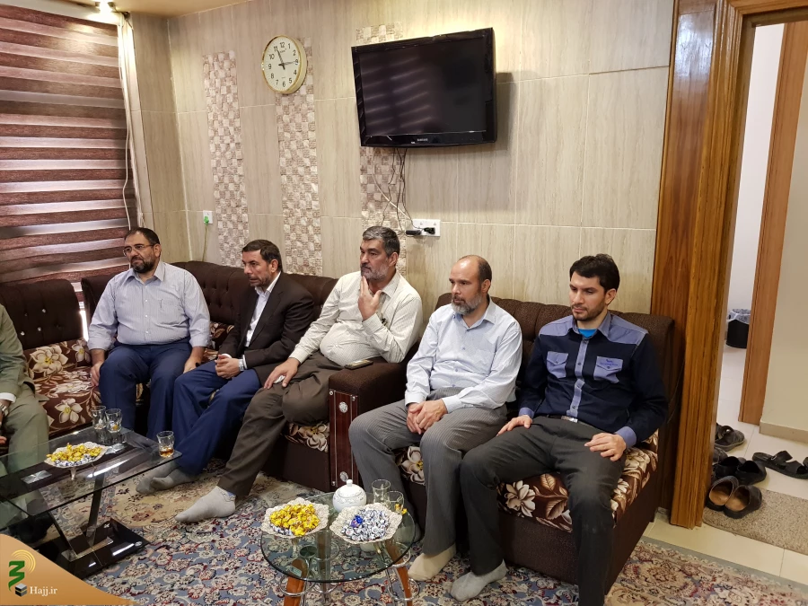 دیدار کارگزاران عتبات عالیات باحجه الاسلام والمسلمین نجفی روحانی-'گزارش تصویری

به مناسبت روز عیدسعید قربان جلسه دیدار کارگزاران عتبات عالیات( بعثه مقام معظم رهبری،حج وزیارت وستاد شمسا)باحجه الاسلام والمسلمین نجفی روحانی دردفتر بعثه مقام معظم رهبری در ک