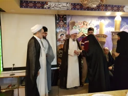 دانشجویان زایرکربلا دانشگاهها را به عطرفرهنگ حسینی خوشبو می کنند

مسئول دفترنمایندگی بعثه مقام معظم رهبری درعراق از دانشجویان خواست خود را دراین سفر بیمه  معنوی کنند وعطر فرهنگ حسینی را دردانشگاهها منتشر نمایند ودانشگاهها را با عطر فرهنگ حسینی خوشبو ساز