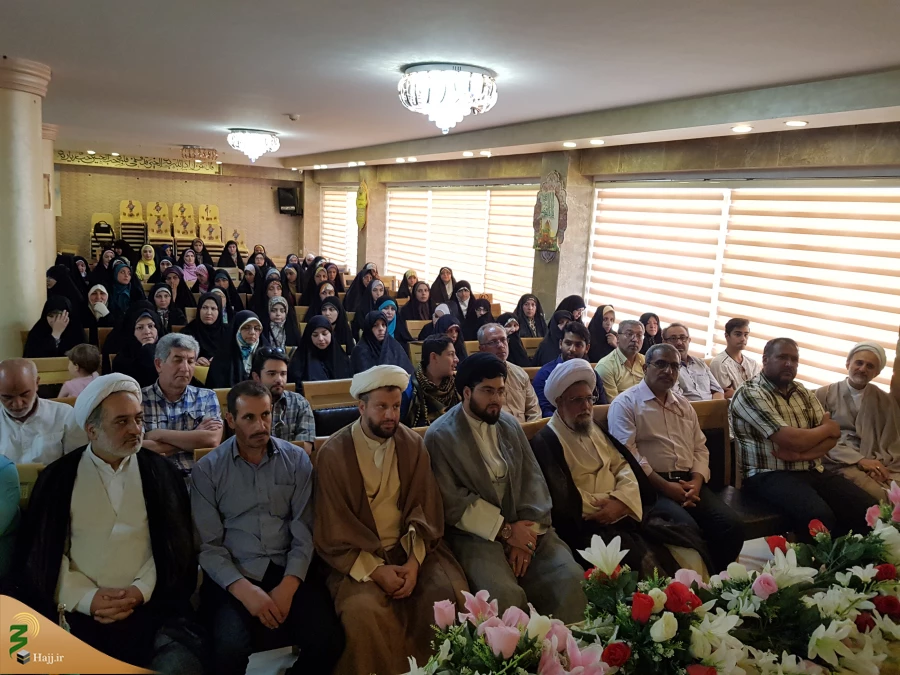 دانشجویان زایرکربلا دانشگاهها را به عطرفرهنگ حسینی خوشبو می کنند

مسئول دفترنمایندگی بعثه مقام معظم رهبری درعراق از دانشجویان خواست خود را دراین سفر بیمه  معنوی کنند وعطر فرهنگ حسینی را دردانشگاهها منتشر نمایند ودانشگاهها را با عطر فرهنگ حسینی خوشبو ساز