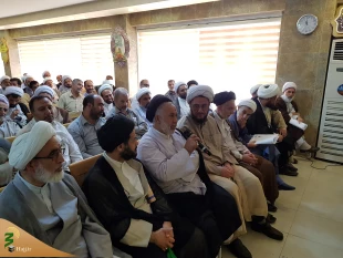 رسد آدمی به جایی که به جز خدا نبیند

مسئول دفترنمایندگی بعثه مقام معظم رهبری درعراق گفت: به امام حسین(ع)پسر سدره المنتهی گفتند زیرا فرزند پیامبری است که درمعراج به سدره المنتهی رسید آنجایی که فرشتگان را توان ورود نبود وبالاترین مقام سعود بشریت است. 12