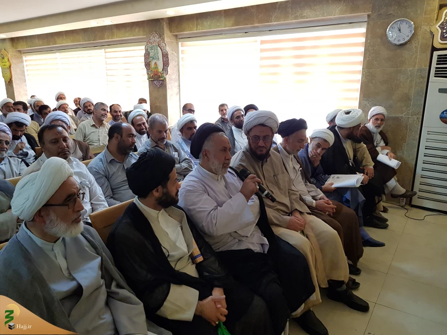 رسد آدمی به جایی که به جز خدا نبیند

مسئول دفترنمایندگی بعثه مقام معظم رهبری درعراق گفت: به امام حسین(ع)پسر سدره المنتهی گفتند زیرا فرزند پیامبری است که درمعراج به سدره المنتهی رسید آنجایی که فرشتگان را توان ورود نبود وبالاترین مقام سعود بشریت است. 12