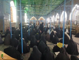 ندای لبیک یا حسین (ع) طنین انداز خیمه گاه حسینی شد

زائران ایرانی حاضر درکربلای معلی با حضور در خیمه‌گاه حسینی و برپایی دعای ملکوتی و  باشکوه کمیل ندای لبیک یا حسین(ع) سر دادند. 2