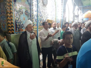 ندای لبیک یا حسین (ع) طنین انداز خیمه گاه حسینی شد

زائران ایرانی حاضر درکربلای معلی با حضور در خیمه‌گاه حسینی و برپایی دعای ملکوتی و  باشکوه کمیل ندای لبیک یا حسین(ع) سر دادند. 2
