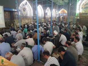 ندای لبیک یا حسین (ع) طنین انداز خیمه گاه حسینی شد

زائران ایرانی حاضر درکربلای معلی با حضور در خیمه‌گاه حسینی و برپایی دعای ملکوتی و  باشکوه کمیل ندای لبیک یا حسین(ع) سر دادند. 3