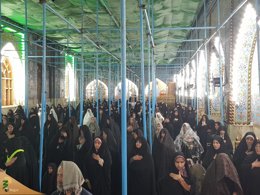طنین نغمه های دعای ندبه در خیمـه‌گاه کربلا/عکس

زمزمه های دعای ندبه صبح جمعه این هفته نیز در خیمه گاه امام حسین(علیه السلام) طنین انداز شد و زائران و مجاوران سیدالشهدا به نجوای عارفانه و عاشقانه پرداختند. 2