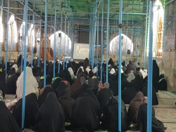 طنین نغمه های دعای ندبه در خیمـه‌گاه کربلا/عکس

زمزمه های دعای ندبه صبح جمعه این هفته نیز در خیمه گاه امام حسین(علیه السلام) طنین انداز شد و زائران و مجاوران سیدالشهدا به نجوای عارفانه و عاشقانه پرداختند. 2