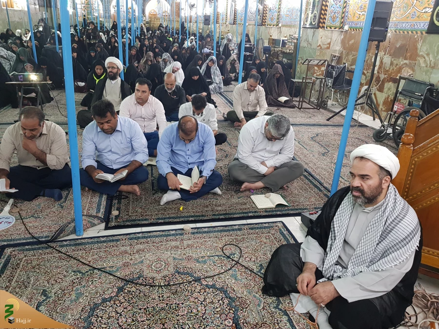طنین نغمه های دعای ندبه در خیمـه‌گاه کربلا/عکس

زمزمه های دعای ندبه صبح جمعه این هفته نیز در خیمه گاه امام حسین(علیه السلام) طنین انداز شد و زائران و مجاوران سیدالشهدا به نجوای عارفانه و عاشقانه پرداختند. 2