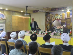 قطعات پازل زندگی خود را درست و به جا چینش  کنیم

مسئول دفترنمایندگی بعثه مقام معظم رهبری درعراق زندگی راهمانند پازل  بزرگی ندانست که قطعات بسیار زیادی دارد و  از دانشجویان خواست آن  رابا  معنا تنظیم کنند  به طوری که تصویر   زیبا وبا معنایی‌ محقق شود 2
