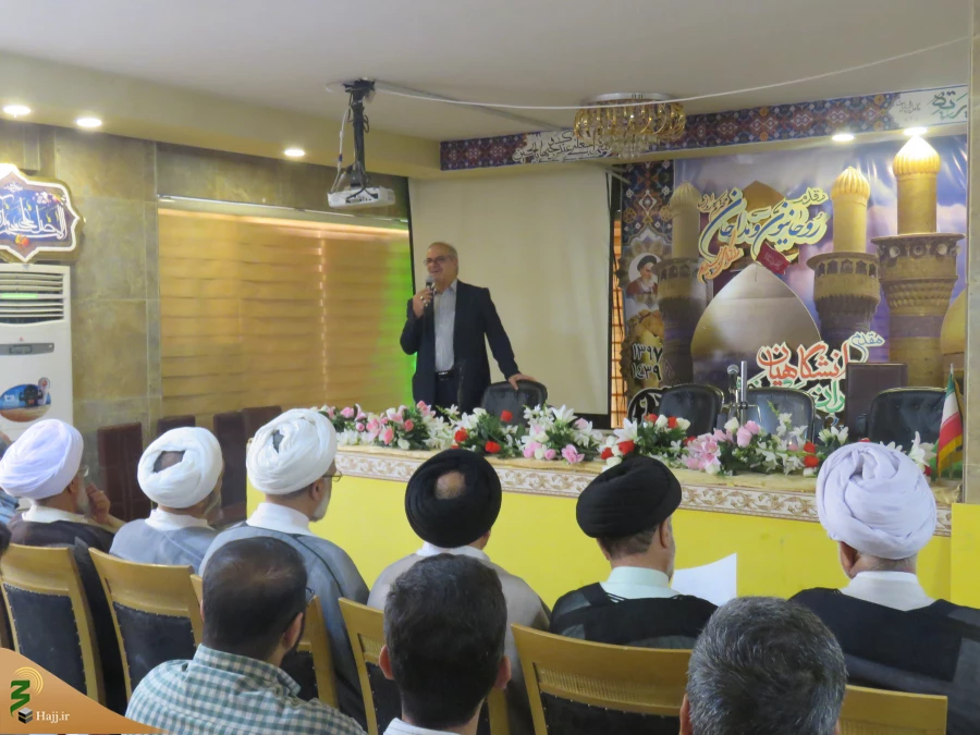 قطعات پازل زندگی خود را درست و به جا چینش  کنیم

مسئول دفترنمایندگی بعثه مقام معظم رهبری درعراق زندگی راهمانند پازل  بزرگی ندانست که قطعات بسیار زیادی دارد و  از دانشجویان خواست آن  رابا  معنا تنظیم کنند  به طوری که تصویر   زیبا وبا معنایی‌ محقق شود 2