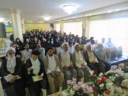 قطعات پازل زندگی خود را درست و به جا چینش  کنیم

مسئول دفترنمایندگی بعثه مقام معظم رهبری درعراق زندگی راهمانند پازل  بزرگی ندانست که قطعات بسیار زیادی دارد و  از دانشجویان خواست آن  رابا  معنا تنظیم کنند  به طوری که تصویر   زیبا وبا معنایی‌ محقق شود 2
