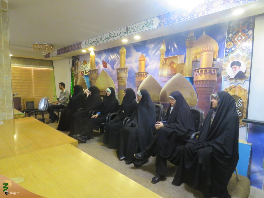 قطعات پازل زندگی خود را درست و به جا چینش  کنیم

مسئول دفترنمایندگی بعثه مقام معظم رهبری درعراق زندگی راهمانند پازل  بزرگی ندانست که قطعات بسیار زیادی دارد و  از دانشجویان خواست آن  رابا  معنا تنظیم کنند  به طوری که تصویر   زیبا وبا معنایی‌ محقق شود 2