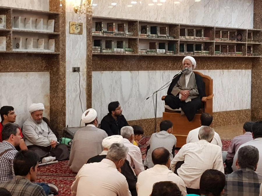 سفر زیارتی باسفرسیاحتی فرق اساسی دارد

خطیب بعثه مقام معظم رهبری در کربلا در جمع زائرین ایرانی در سرداب حرم حضرت عباس(ع)گفت:سفرسیاحتی دیدار در ودیوار وآثارباستانی ودیدار مردم وفضای طبیعی است، ولی سفرزیارتی براساس آموزه های قرآن وعترت علیهم السلام باید ه
