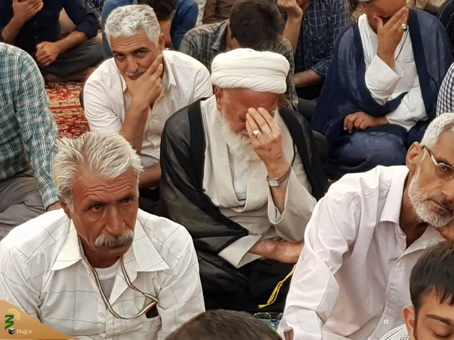سفر زیارتی باسفرسیاحتی فرق اساسی دارد

خطیب بعثه مقام معظم رهبری در کربلا در جمع زائرین ایرانی در سرداب حرم حضرت عباس(ع)گفت:سفرسیاحتی دیدار در ودیوار وآثارباستانی ودیدار مردم وفضای طبیعی است، ولی سفرزیارتی براساس آموزه های قرآن وعترت علیهم السلام باید ه