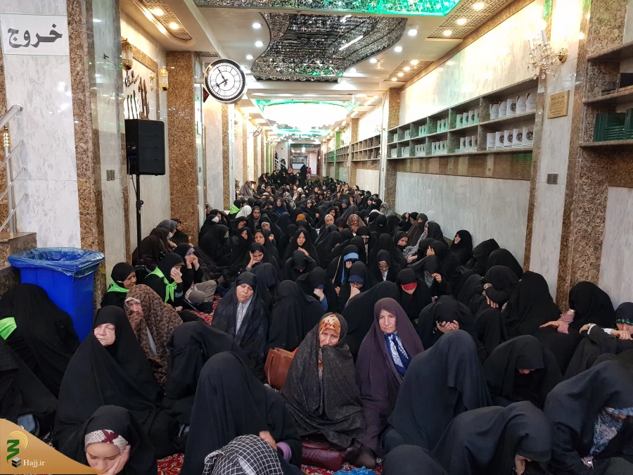 سفر زیارتی باسفرسیاحتی فرق اساسی دارد

خطیب بعثه مقام معظم رهبری در کربلا در جمع زائرین ایرانی در سرداب حرم حضرت عباس(ع)گفت:سفرسیاحتی دیدار در ودیوار وآثارباستانی ودیدار مردم وفضای طبیعی است، ولی سفرزیارتی براساس آموزه های قرآن وعترت علیهم السلام باید ه