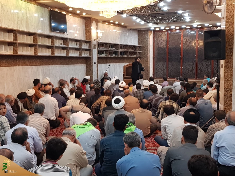 سفر زیارتی باسفرسیاحتی فرق اساسی دارد

خطیب بعثه مقام معظم رهبری در کربلا در جمع زائرین ایرانی در سرداب حرم حضرت عباس(ع)گفت:سفرسیاحتی دیدار در ودیوار وآثارباستانی ودیدار مردم وفضای طبیعی است، ولی سفرزیارتی براساس آموزه های قرآن وعترت علیهم السلام باید ه