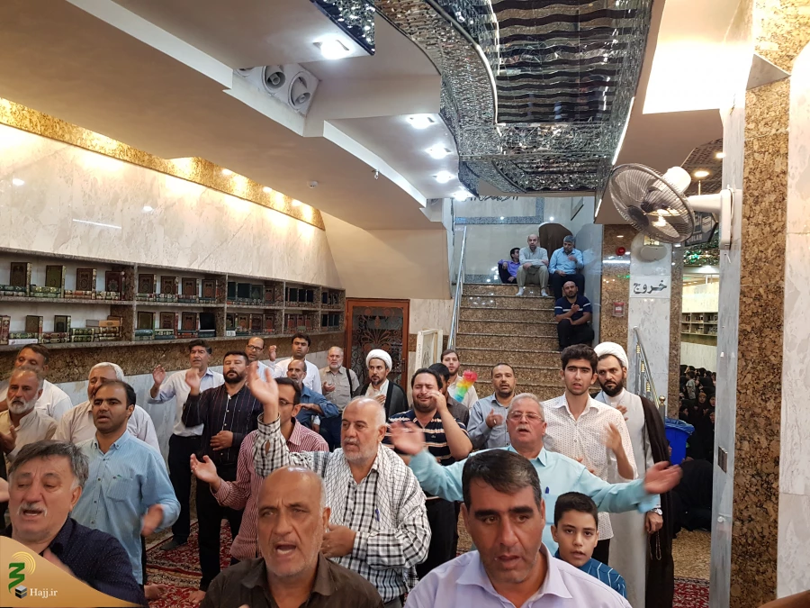 سفر زیارتی باسفرسیاحتی فرق اساسی دارد

خطیب بعثه مقام معظم رهبری در کربلا در جمع زائرین ایرانی در سرداب حرم حضرت عباس(ع)گفت:سفرسیاحتی دیدار در ودیوار وآثارباستانی ودیدار مردم وفضای طبیعی است، ولی سفرزیارتی براساس آموزه های قرآن وعترت علیهم السلام باید ه