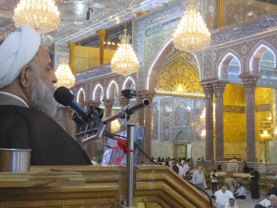 حضرت محمد(ص)فرمودند:هرگاه گرفتارشدید به این چهار نفرمراجعه کنید

خطیب بعثه مقام معظم رهبری در کربلا در جمع زائرین ایرانی در حرم امام حسین(ع) حضرت محمد(ص) فرمود:هرگاه گرفتارشدید برای گره گشایی به یکی از چهار نفر رو بزنید: عرب شریف، غیرعرب کریم، حامل قرآن