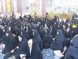 حضرت محمد(ص)فرمودند:هرگاه گرفتارشدید به این چهار نفرمراجعه کنید

خطیب بعثه مقام معظم رهبری در کربلا در جمع زائرین ایرانی در حرم امام حسین(ع) حضرت محمد(ص) فرمود:هرگاه گرفتارشدید برای گره گشایی به یکی از چهار نفر رو بزنید: عرب شریف، غیرعرب کریم، حامل قرآن