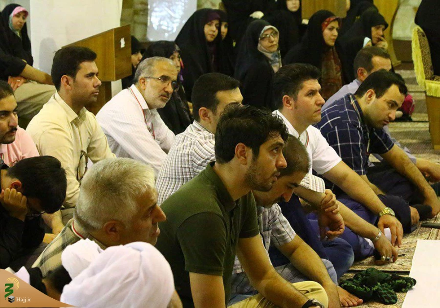 دانشجویان زائر بافضائل وتاریخ زندگانی امیر المؤمنین آشنا میشوند

کاروانهای دانشجویی در نجف اشرف باحضور در مرقد صافی صفای یمانی از برنامه روایتگری مصور از کعبه تا کوثر بهره مند میشوند. 8
