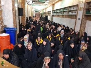 مادر حضرت امام هادی(ع) جناب سمانه مغربیه است

خطیب بعثه مقام معظم رهبری در کربلا در جمع زائرین ایرانی در سرداب حرم حضرت عباس(ع) گفت:  شب میلاد امام هادی (ع) است به نقلی از مرحوم کلینی تولد آن حضرت در 15ذی الحجه سال 314ق اتفاق افتاده است به همین جهت به د