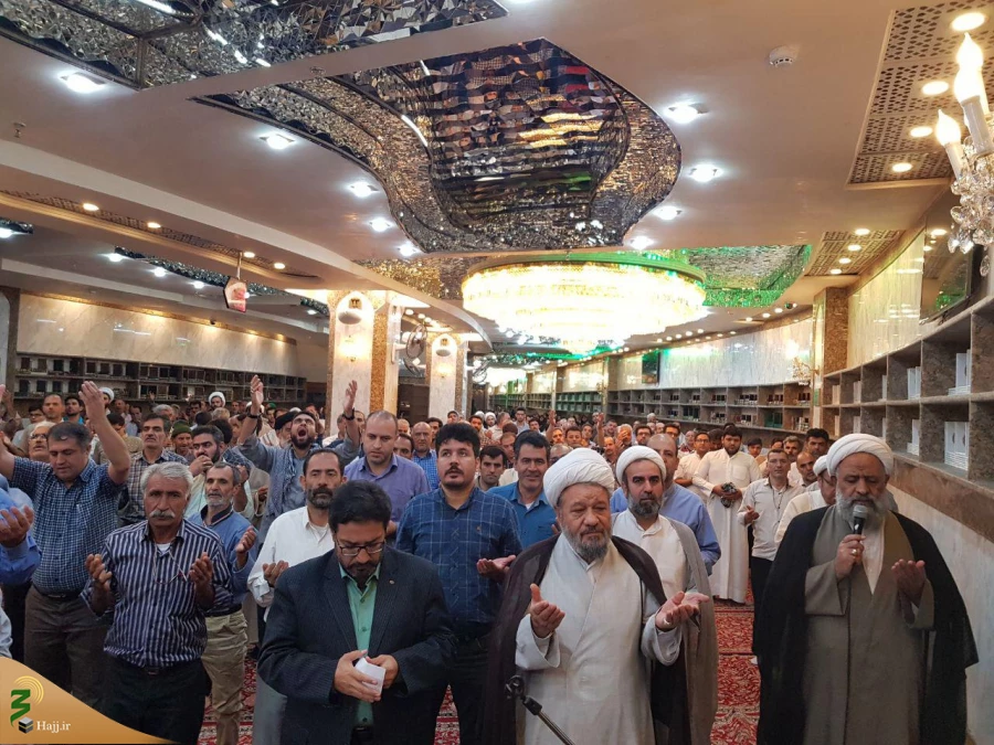 مادر حضرت امام هادی(ع) جناب سمانه مغربیه است

خطیب بعثه مقام معظم رهبری در کربلا در جمع زائرین ایرانی در سرداب حرم حضرت عباس(ع) گفت:  شب میلاد امام هادی (ع) است به نقلی از مرحوم کلینی تولد آن حضرت در 15ذی الحجه سال 314ق اتفاق افتاده است به همین جهت به د