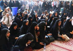 قرائت زیارت امین الله توسط دانشجویان در حرم مولای متقیان 3