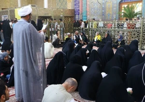 قرائت زیارت امین الله توسط دانشجویان در حرم مولای متقیان