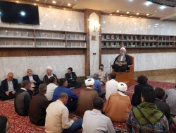خشکسالی در سامراء، طلب باران و فرصت طلبی کشیشان

خطیب بعثه مقام معظم رهبری در کربلا در جمع زائرین ایرانی در سرداب حرم حضرت عباس(ع) گفت:معتمد عباسی؛خلیفه غاصب که در حل مسأله درمانده بود، بناچار به دنبال امام حسن عسکری علیه ‏السلام فرستاد و آن گرامی را از