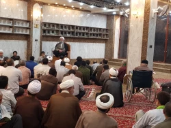خشکسالی در سامراء، طلب باران و فرصت طلبی کشیشان

خطیب بعثه مقام معظم رهبری در کربلا در جمع زائرین ایرانی در سرداب حرم حضرت عباس(ع) گفت:معتمد عباسی؛خلیفه غاصب که در حل مسأله درمانده بود، بناچار به دنبال امام حسن عسکری علیه ‏السلام فرستاد و آن گرامی را از