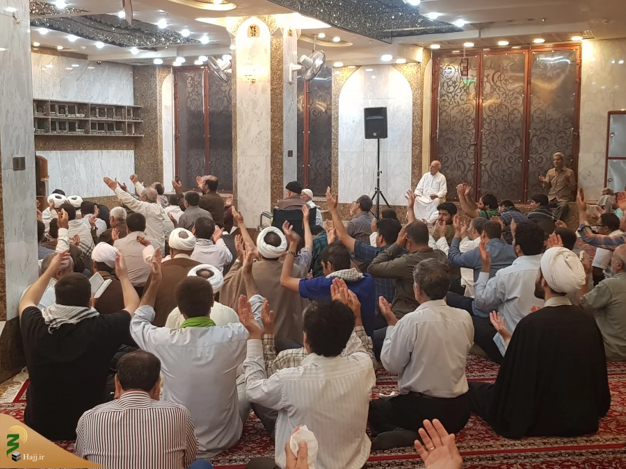 خشکسالی در سامراء، طلب باران و فرصت طلبی کشیشان

خطیب بعثه مقام معظم رهبری در کربلا در جمع زائرین ایرانی در سرداب حرم حضرت عباس(ع) گفت:معتمد عباسی؛خلیفه غاصب که در حل مسأله درمانده بود، بناچار به دنبال امام حسن عسکری علیه ‏السلام فرستاد و آن گرامی را از