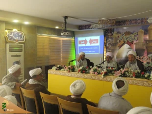 تحکیم اتحاد بین عراق  وایران عزت آفرین است  

مسئول دفترنمایندگی بعثه مقام معظم رهبری درعراق گفت: نظم وانظباط شخصیت انسان را نشان می دهد در طول سفر آن را رعایت کنیم  ودر مسیر وسیطره ها وحرم مطهر بانظم ووقار عبور کنیم وبا مأمورین  تفتیش در سیطره ها همکار