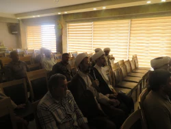 تحکیم اتحاد بین عراق  وایران عزت آفرین است  

مسئول دفترنمایندگی بعثه مقام معظم رهبری درعراق گفت: نظم وانظباط شخصیت انسان را نشان می دهد در طول سفر آن را رعایت کنیم  ودر مسیر وسیطره ها وحرم مطهر بانظم ووقار عبور کنیم وبا مأمورین  تفتیش در سیطره ها همکار
