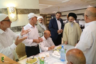 دیدار آیت‌الله حسینی بوشهری با زائران در مدینه 4
