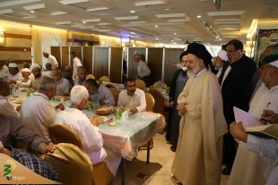 دیدار آیت‌الله حسینی بوشهری با زائران در مدینه 10