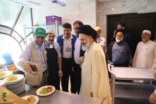دیدار آیت‌الله حسینی بوشهری با زائران در مدینه 13