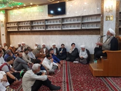 درزیارت قمربنی هاشم(ع) باید به شخصیت والای الهی ایشان توجه کرد

خطیب بعثه مقام معظم رهبری در کربلا در جمع زائرین ایرانی در سرداب حرم حضرت عباس(ع) گفت:درزیارت قمربنی هاشم(ع) باید اولا به شخصیت والای الهی ایشان توجه کرد وصفات کمال ایشان را شناخت وثانیاآن 