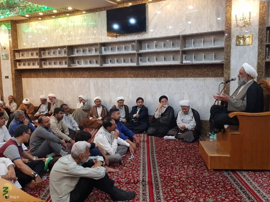 درزیارت قمربنی هاشم(ع) باید به شخصیت والای الهی ایشان توجه کرد

خطیب بعثه مقام معظم رهبری در کربلا در جمع زائرین ایرانی در سرداب حرم حضرت عباس(ع) گفت:درزیارت قمربنی هاشم(ع) باید اولا به شخصیت والای الهی ایشان توجه کرد وصفات کمال ایشان را شناخت وثانیاآن 