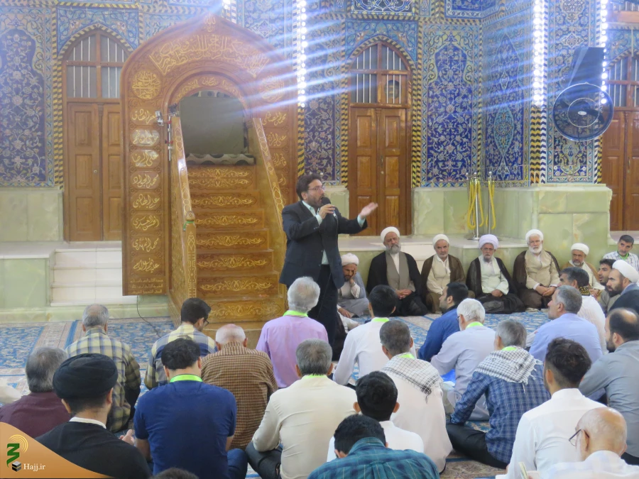 جایگاه بیت المال از دیدگاه حضرت علی (ع)

خطیب بعثه مقام معظم رهبری در کربلا در جمع زائرین ایرانی در حرم امام حسین(ع)گفت: صدیق کیست؟صدیق کسی است که در سه محور فکر وگفتار ورفتار صادق باشد واز او هیچ انحرافی دیده نشود نه فقط درگفتار راست بگوید بلکه اندیشه 